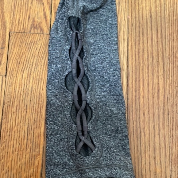 Lululemon Tied To It Crop 21" Heathered Black / Dark Carbon size 4 preppy - Picture 8 of 8